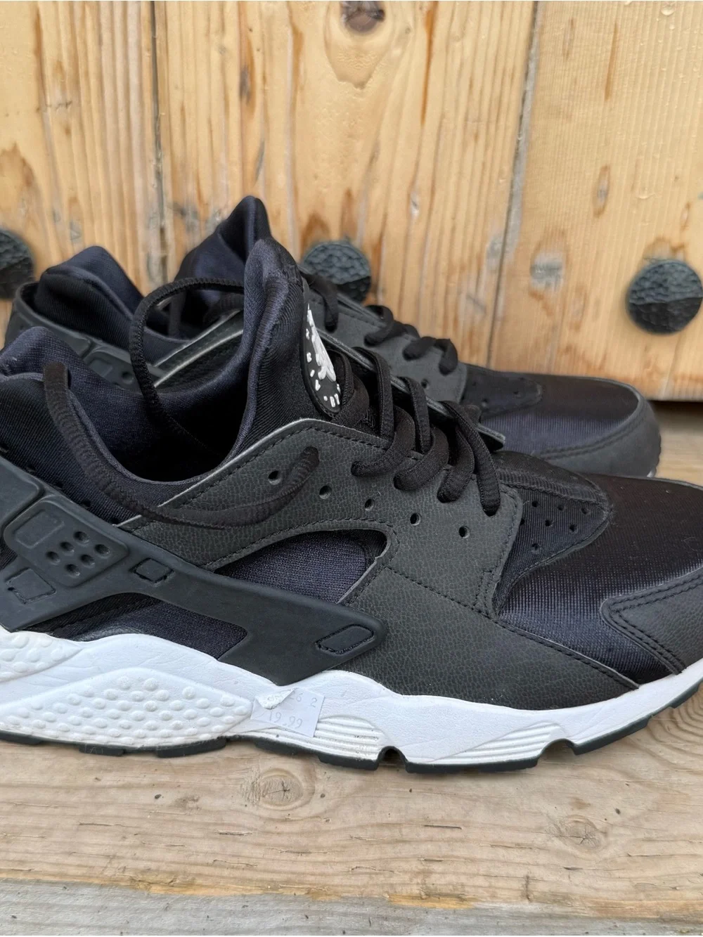 Nike Air Huarache Run Black White Trainers Women’s Size 7 RunningShoes Sneakers - Picture 1 of 8